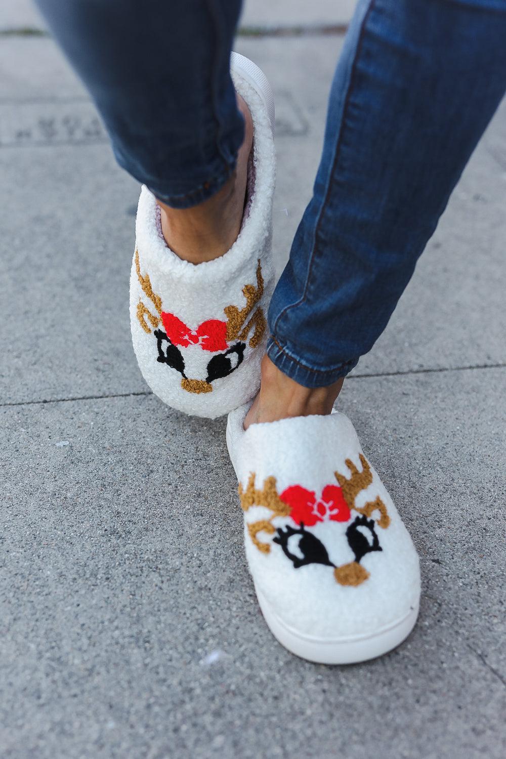 Christmas Reindeer Print Fleece Slippers-Evelyns Fashion