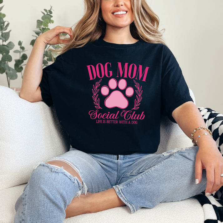 Dog Mom Social Club Graphic Tee-Evelyns Fashion