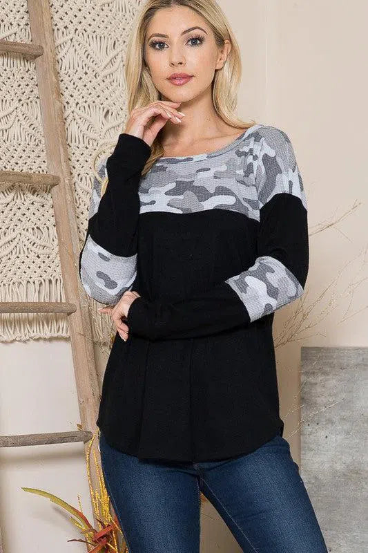 Camouflage Contrast Sweater Knit – Stylish & Comfortable, [Evelyns Fashion]