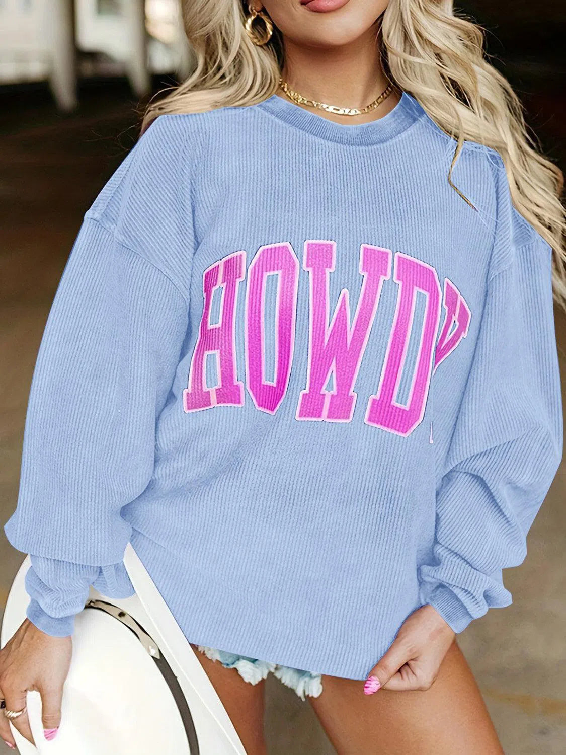 Full-Size HOWDY Graphic Sweatshirt – Cozy & Playful Style, [Evelyns Fashion]