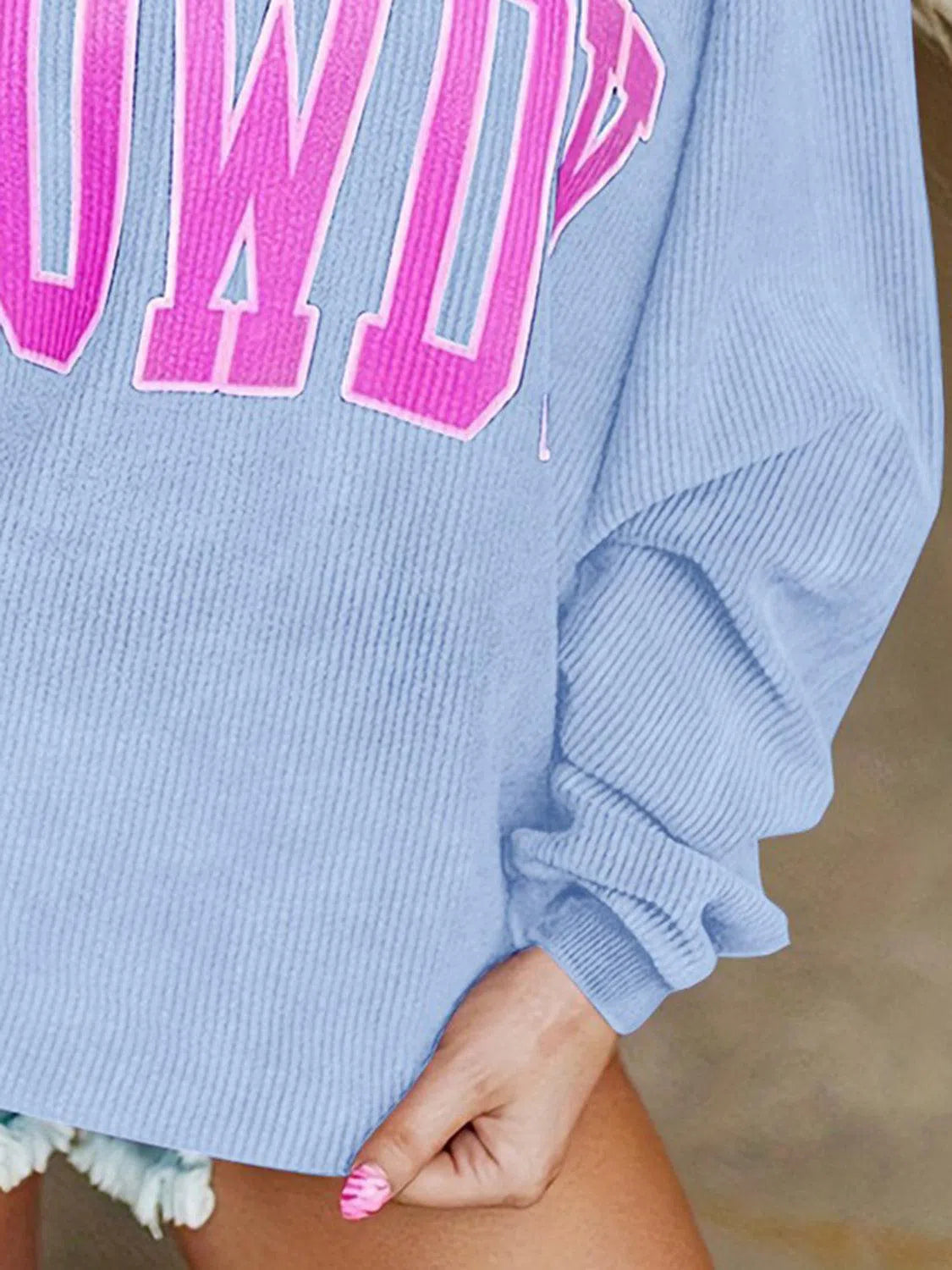 Full-Size HOWDY Graphic Sweatshirt – Cozy & Playful Style, [Evelyns Fashion]