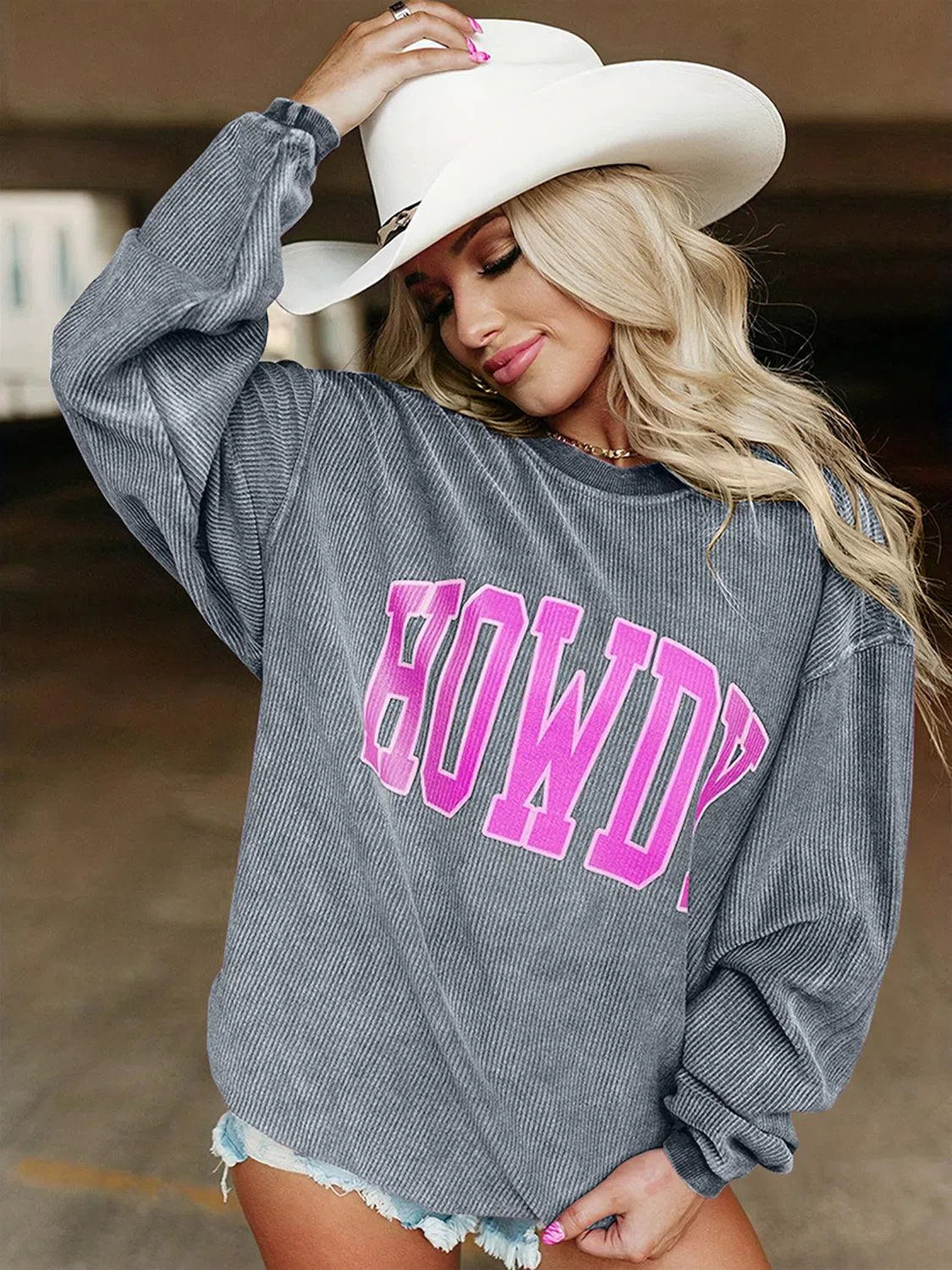 Full-Size HOWDY Graphic Sweatshirt – Cozy & Playful Style, [Evelyns Fashion]