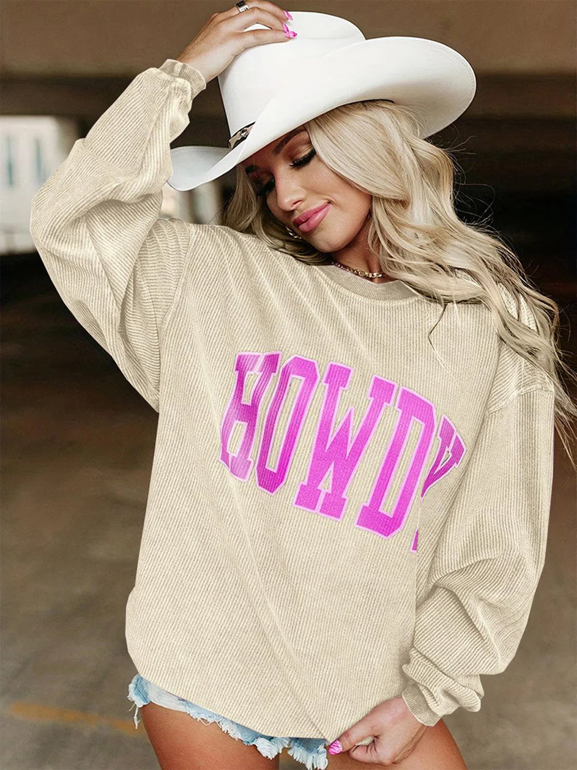 Full-Size HOWDY Graphic Sweatshirt – Cozy & Playful Style, [Evelyns Fashion]