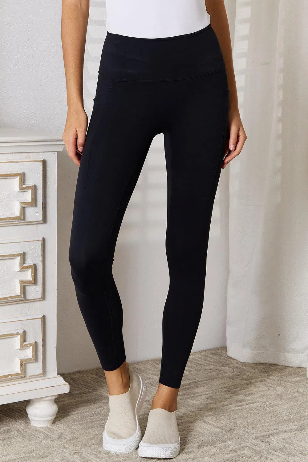 Sports Leggings – Comfortable & High-Performance Activewear, [Evelyns Fashion]